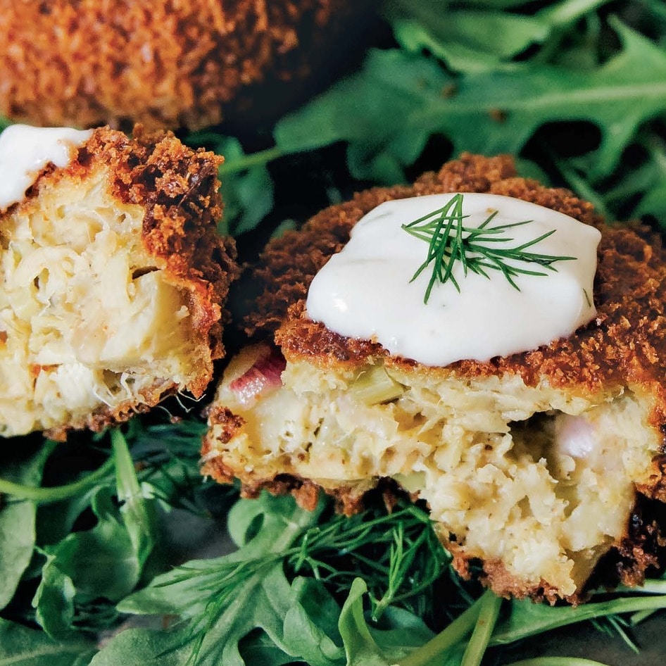 Crispy Vegan Crabless Cakes With Horseradish-Dill Aioli