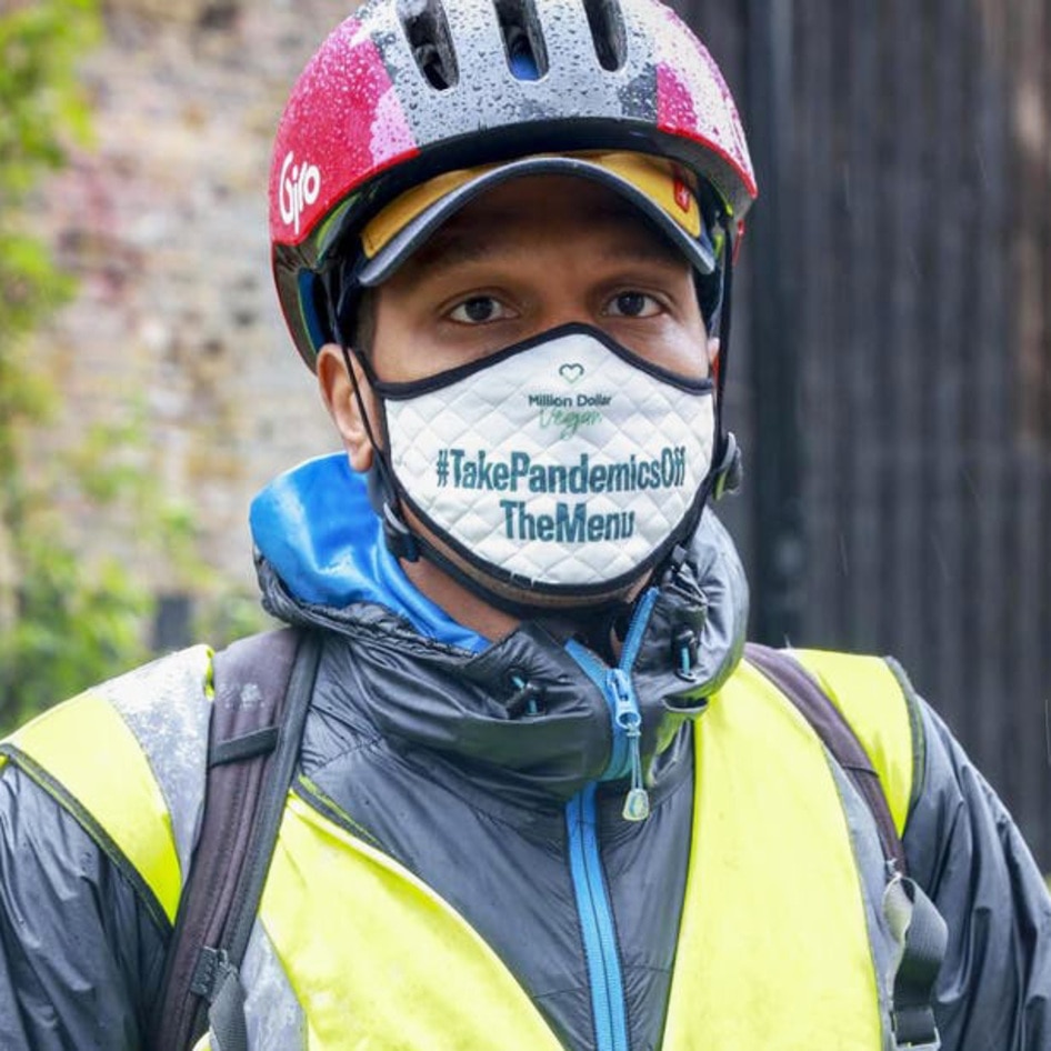 Cyclists Deliver 1,000 Vegan Meals to “Take Pandemics Off the Menu” in Los Angeles