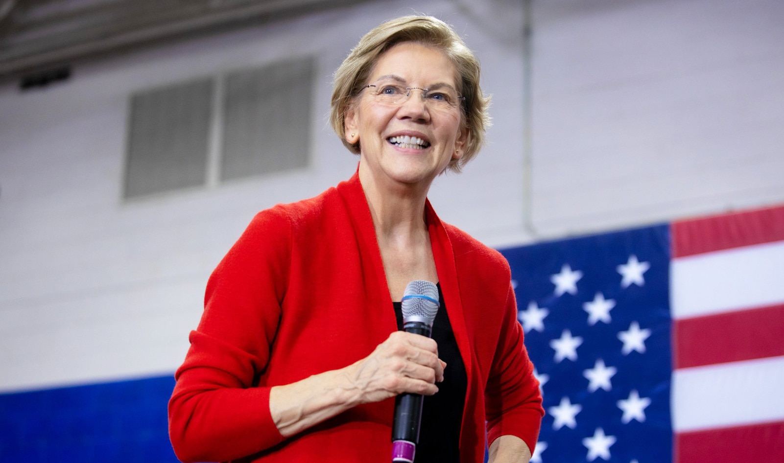 Elizabeth Warren Backs Cory Booker’s Bill to Shut Down Factory Farms