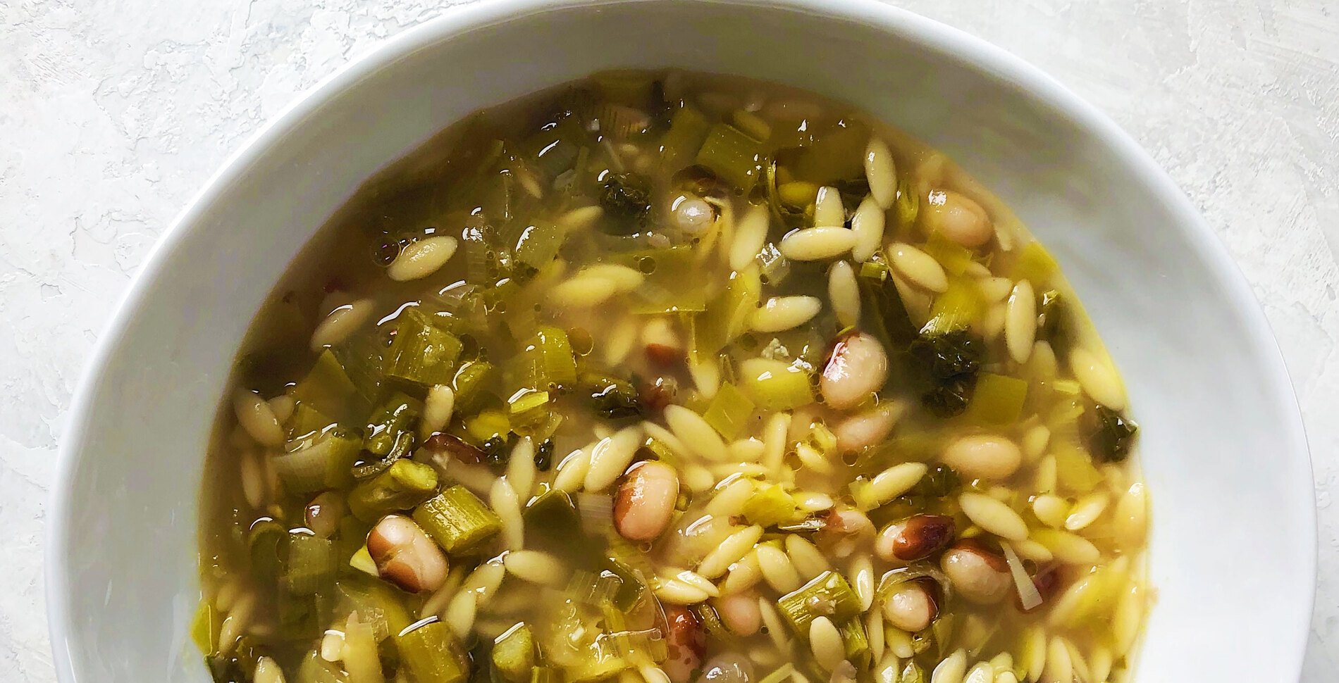 Hearty Asparagus Leek Minestrone Soup
