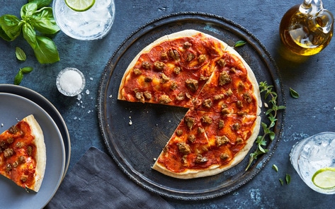 You Can Now Gift Dad a Box Filled With 8 Vegan Pizzas, 4 Vegan Wines for Father’s Day