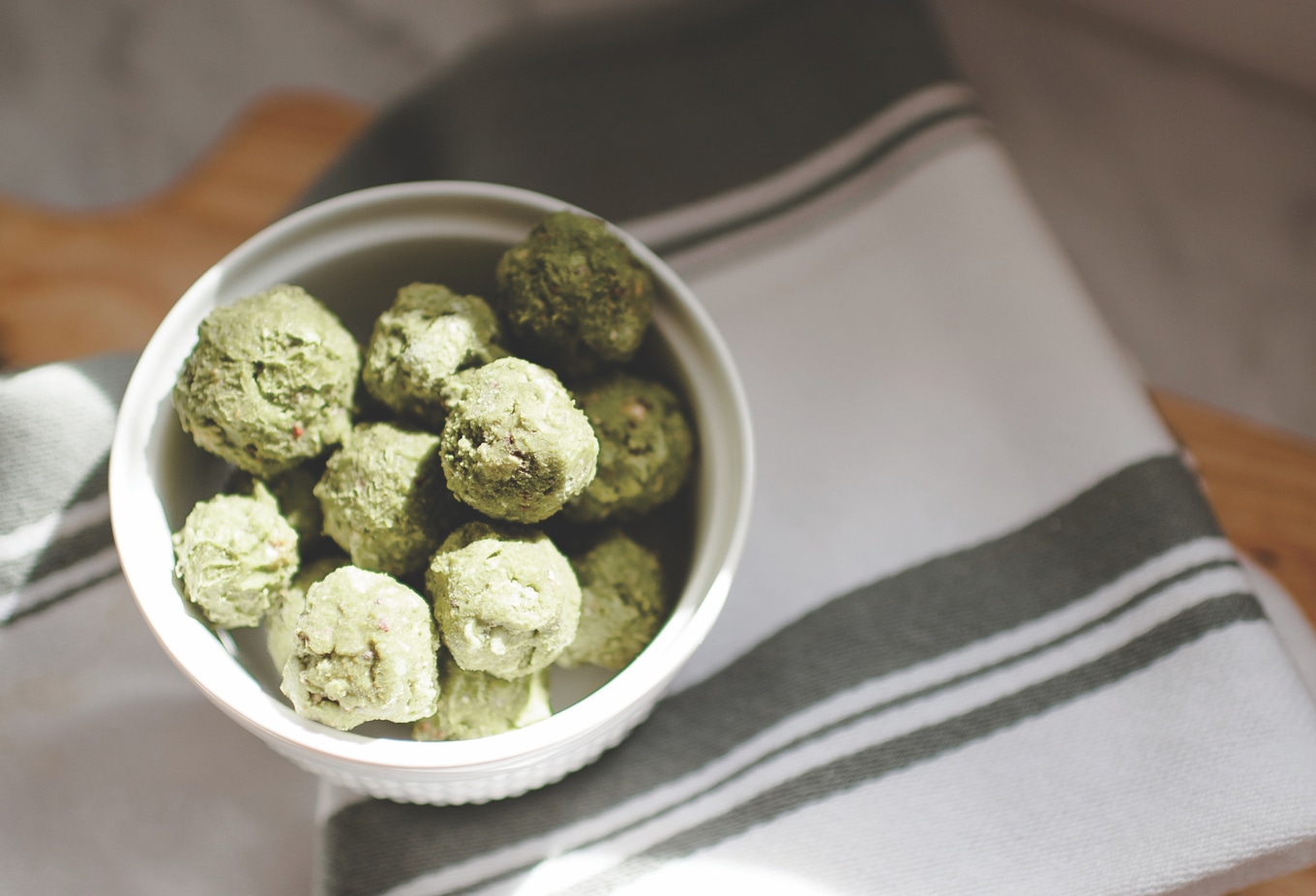 VegNews.SnickerdoodleBites
