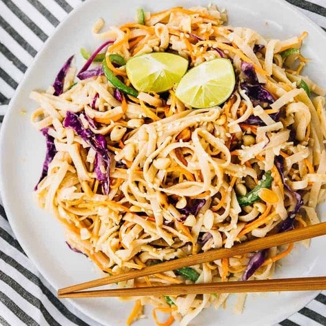 VegNews.Noodlesaladfeature