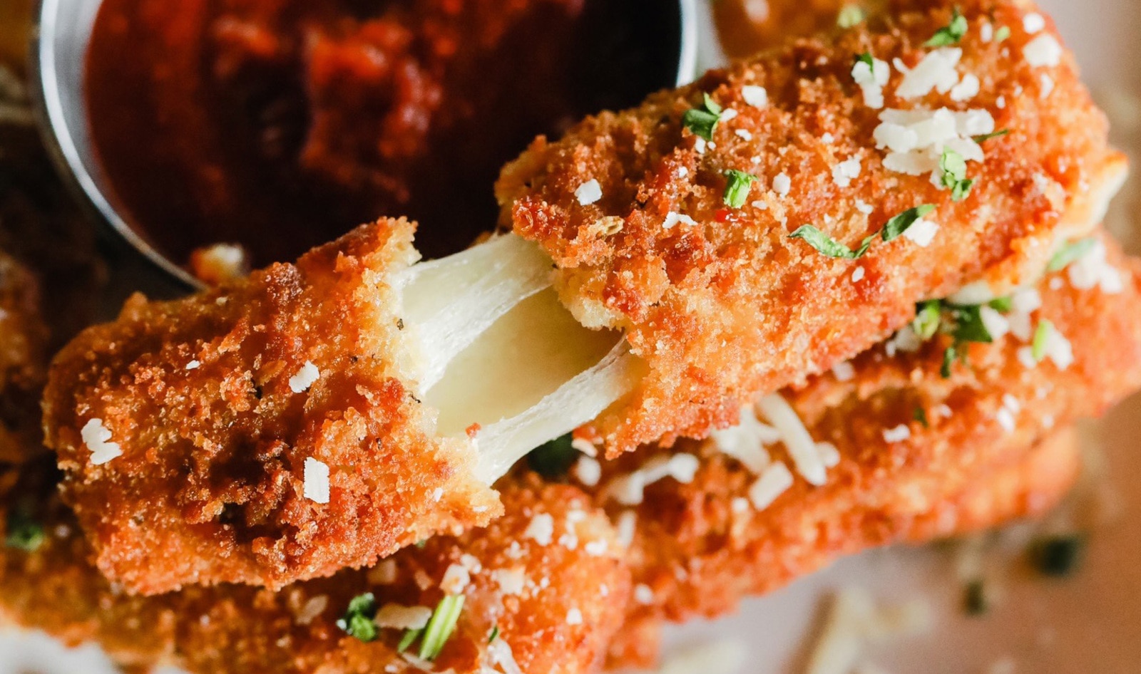 VegNews.MozzarellaFellas