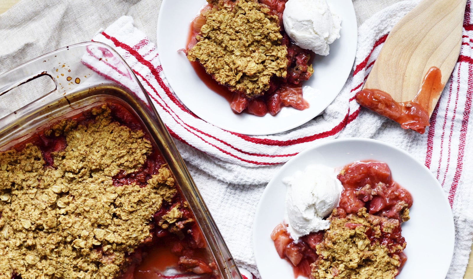 Tangy-Sweet Vegan Strawberry Rhubarb Crisp