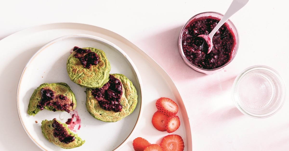 Vegan Protein Pancakes With Spinach and Chia