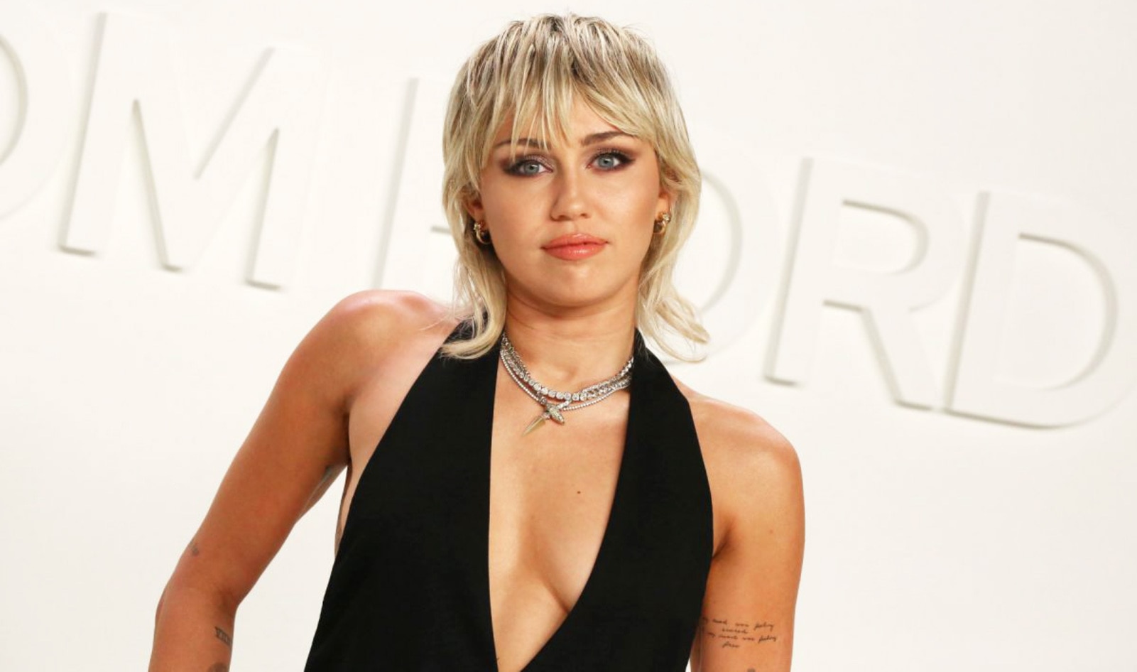 Miley Cyrus Reveals She Is No Longer Vegan