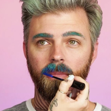 VegNews.Manicorn