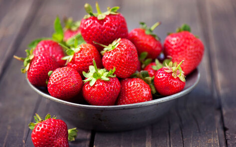 Vegan Strawberry Hummus Debuts for Valentine's Day