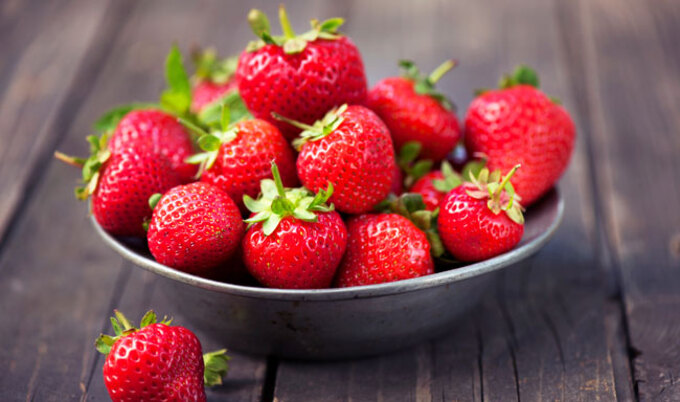 VegNews.Strawberries