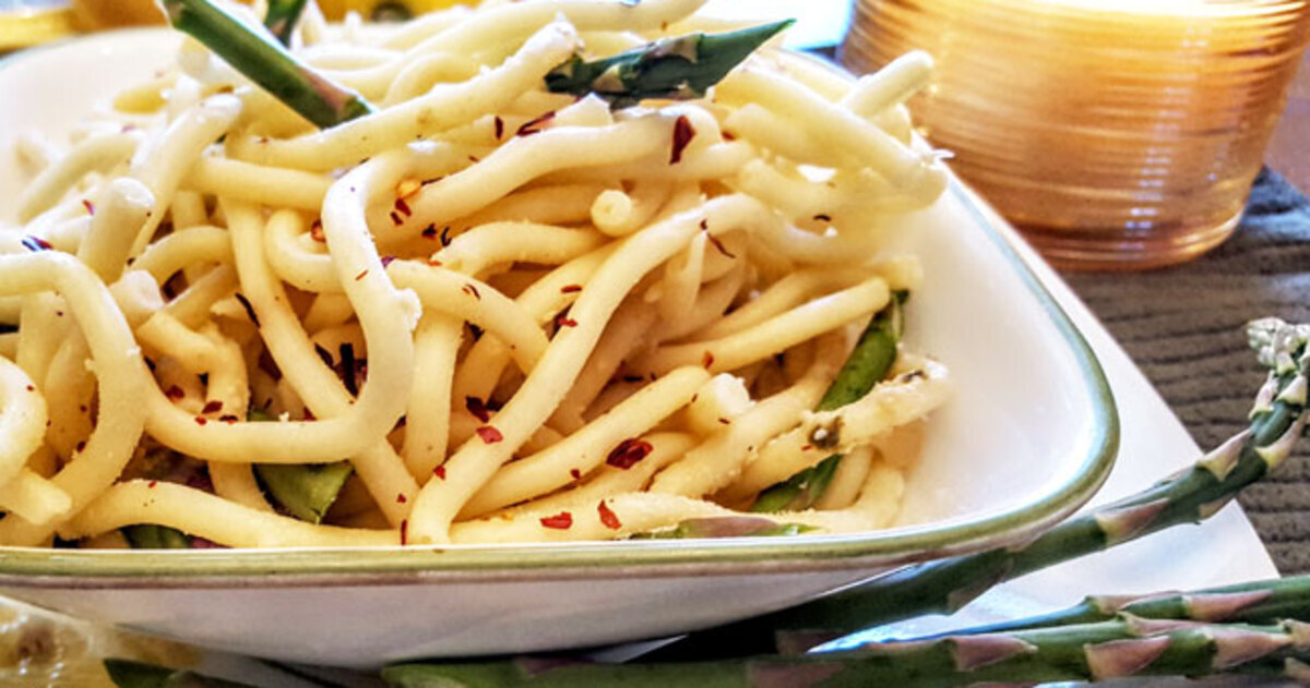 Vegan Lemon Bucatini With Asparagus, Wine, and Butter | VegNews