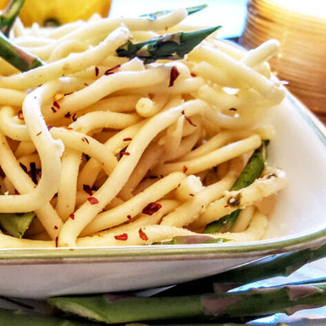 Lemon Chili Bucatini with Asparagus
