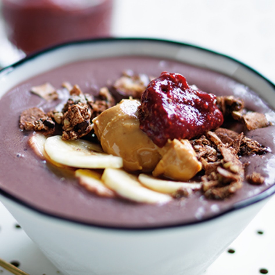 Açaí is the Ultimate Smoothie Bowl Ingredient, But Why Is It So Good For You? (Plus, Brands and Recipes)