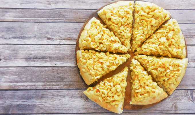 Vegan Mac & Cheese Pizza with Potato Chip Topping | VegNews