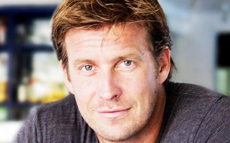 Vegan Disney Star Kayaks English Channel for Animals