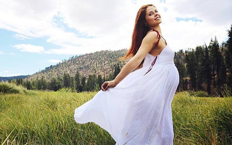 <i>Dancing with the Stars</i> Celeb Honors Baby with Vegan Cake