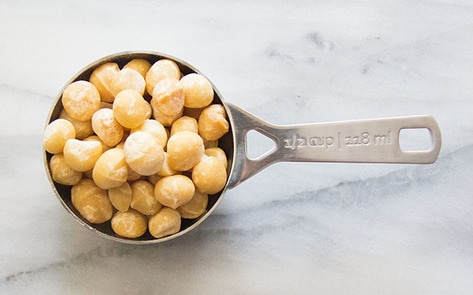 Tangy Macadamia Sour Cream Herb Dip