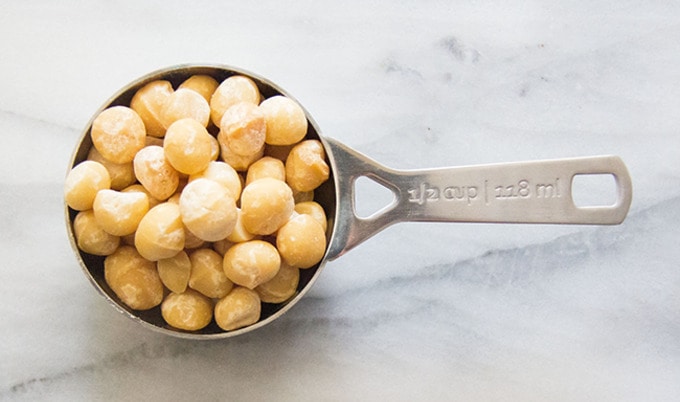 Tangy Macadamia Sour Cream Herb Dip