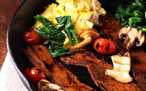 9 Vegan Bacon Brands for Breakfast, Lunch, and Dinner