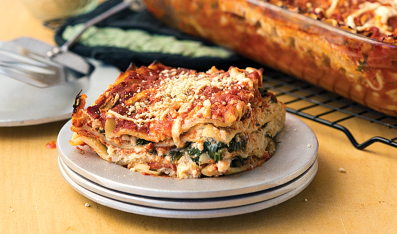Cheesy Vegan Spinach Lasagna With Parmesan, Ricotta, and Mozzarella