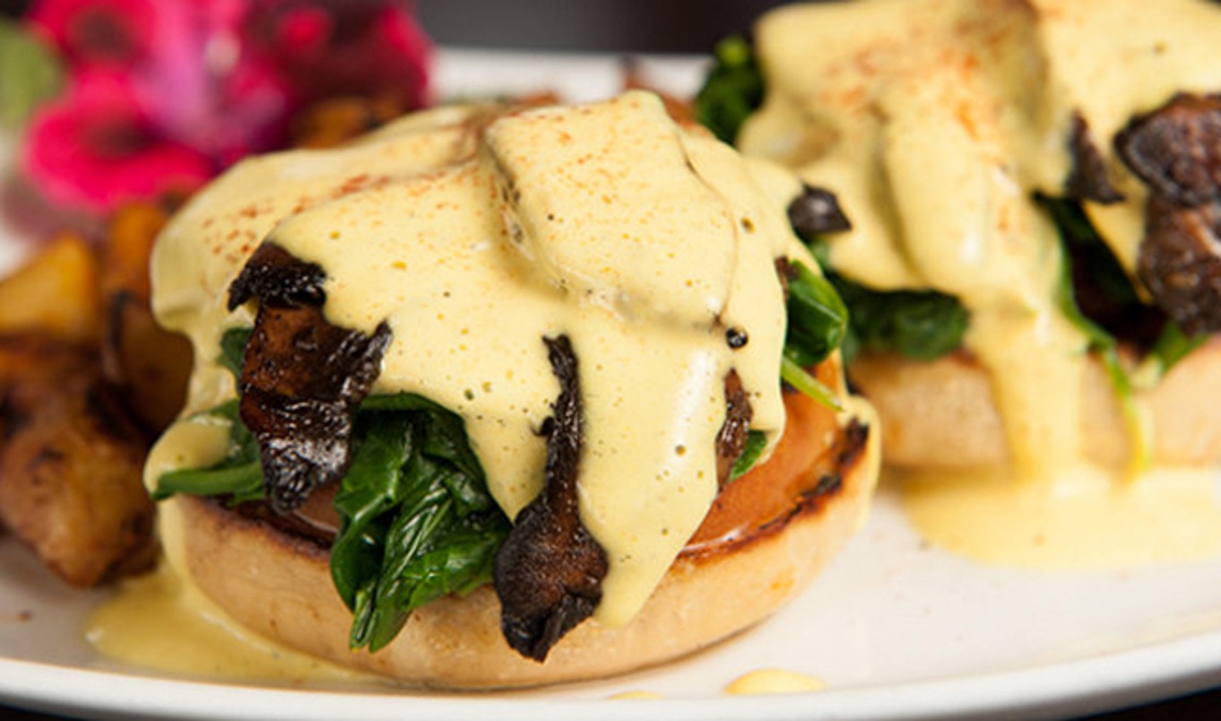 Easy, 4-Step Vegan Portabello Benedict