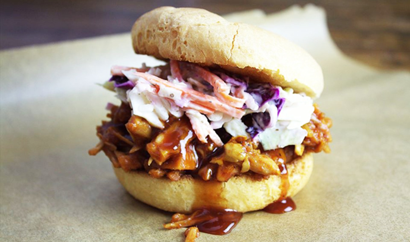 Vegan Food Truck Serves Free Meals to the Homeless