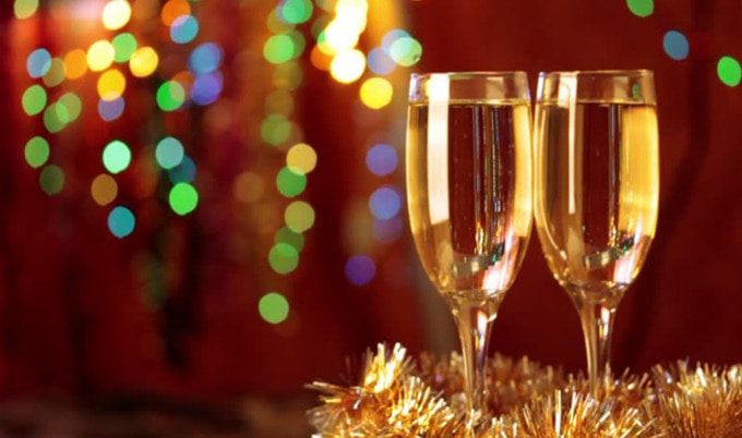 VegNews.HolidayChampagne