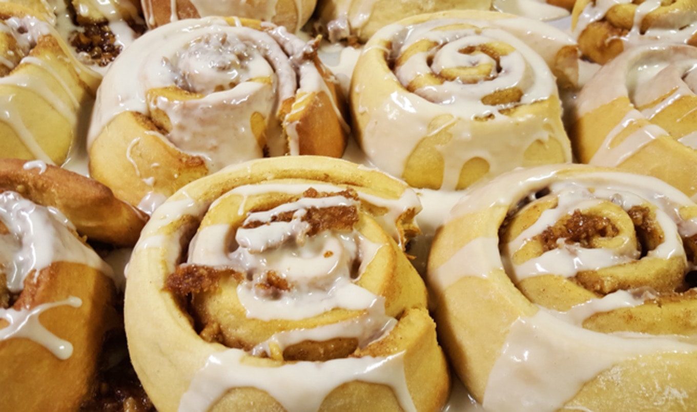 Christmas Morning Vegan Cinnamon Buns