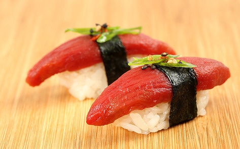 Vegan Tomato-Tuna Sushi Debuts at Canadian Poké Bar