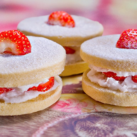 VegNews.StrawberryShortcake2