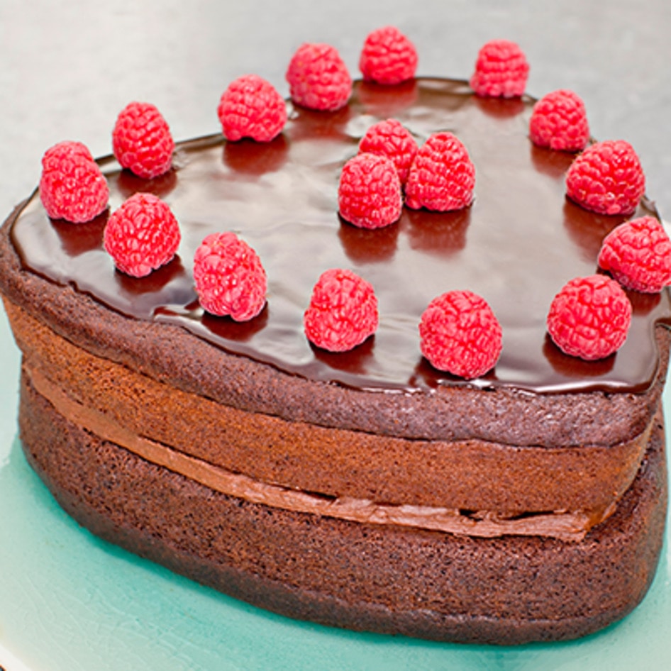 The Cutest Heart-Shaped Vegan Chocolate Cake for Valentine's Day