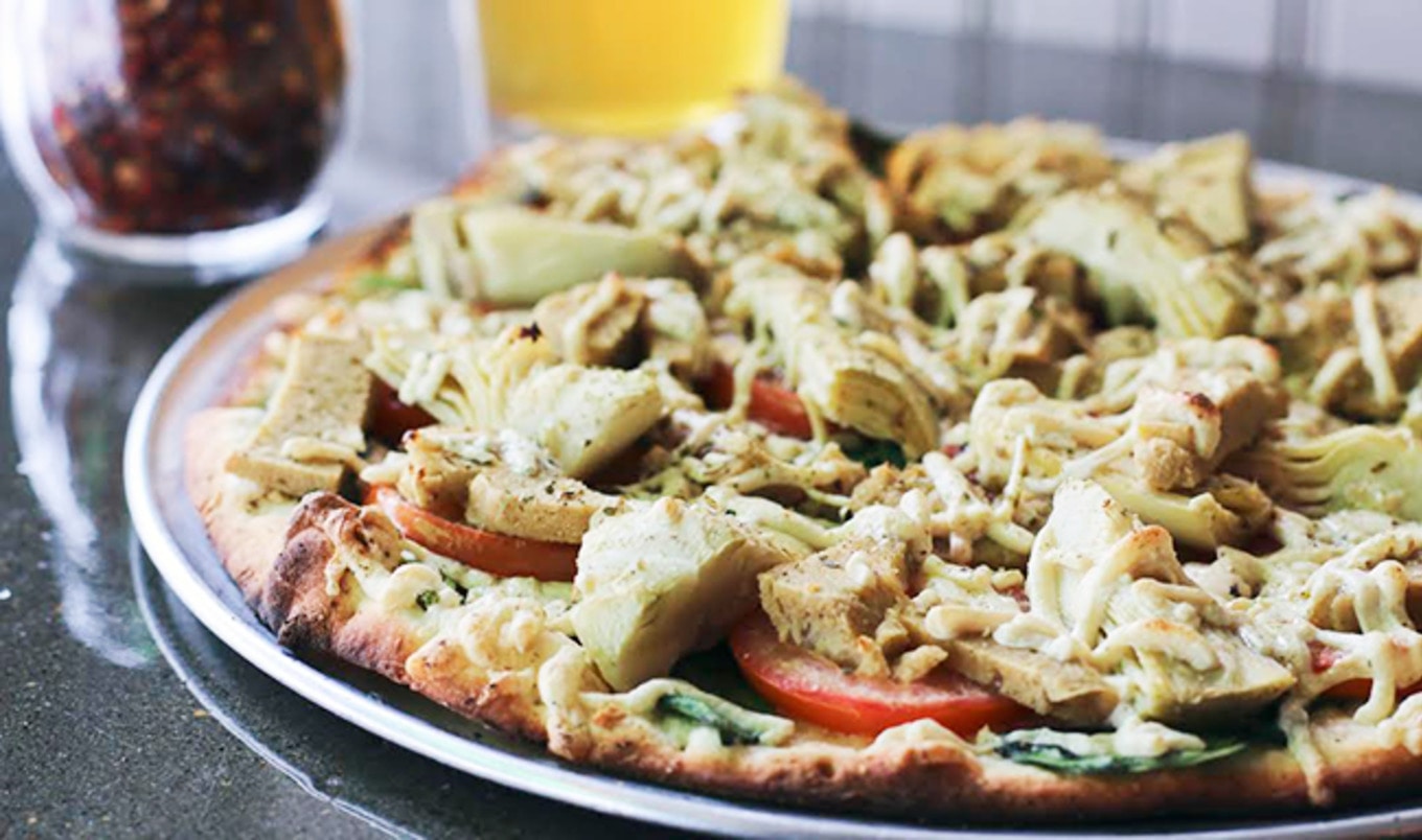 Midwest Pizza Chain Launches Meaty Vegan Menu