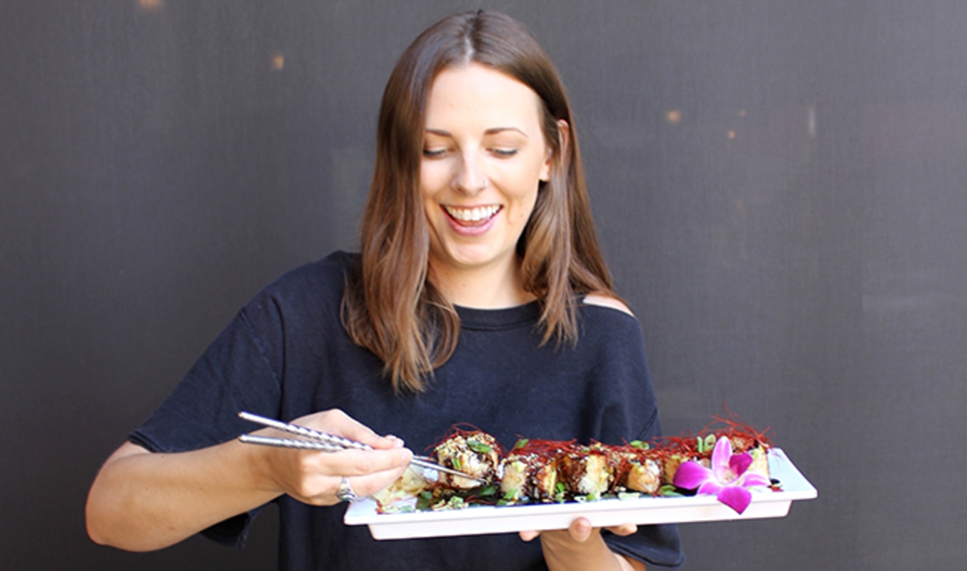 Vegan Beach-Themed Bar Opens in Chicago