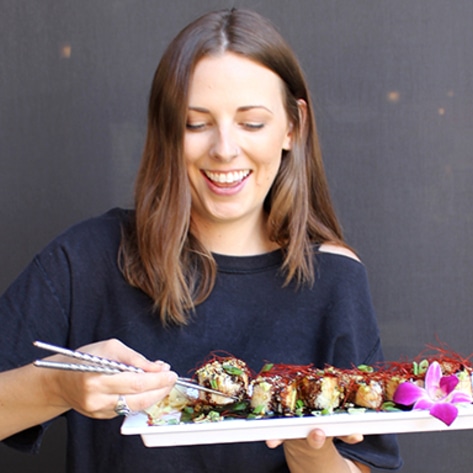 Vegan Beach-Themed Bar Opens in Chicago