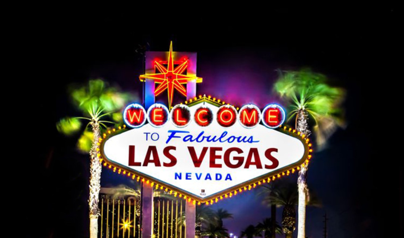 Vegas Restaurant Serves Vegan Food in the Dark