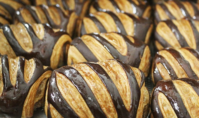 VegNewsLArtisanecroissant