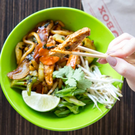 DIY Asian Bowl Chain Adds Vegan Meat to Menu