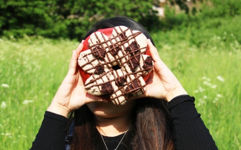 VegNewsDoughnutTimeChrisHemsworthy