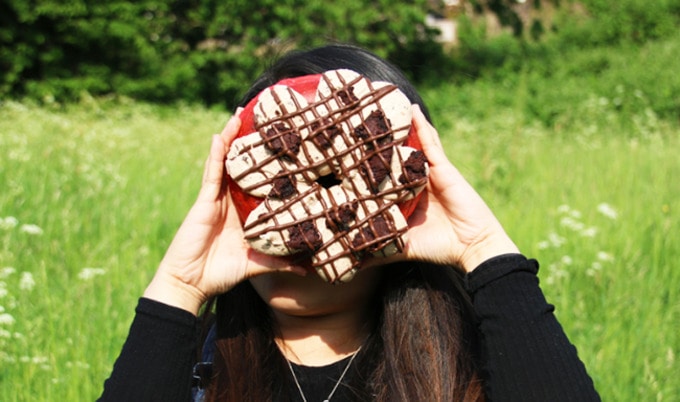 VegNewsDoughnutTimeChrisHemsworthy