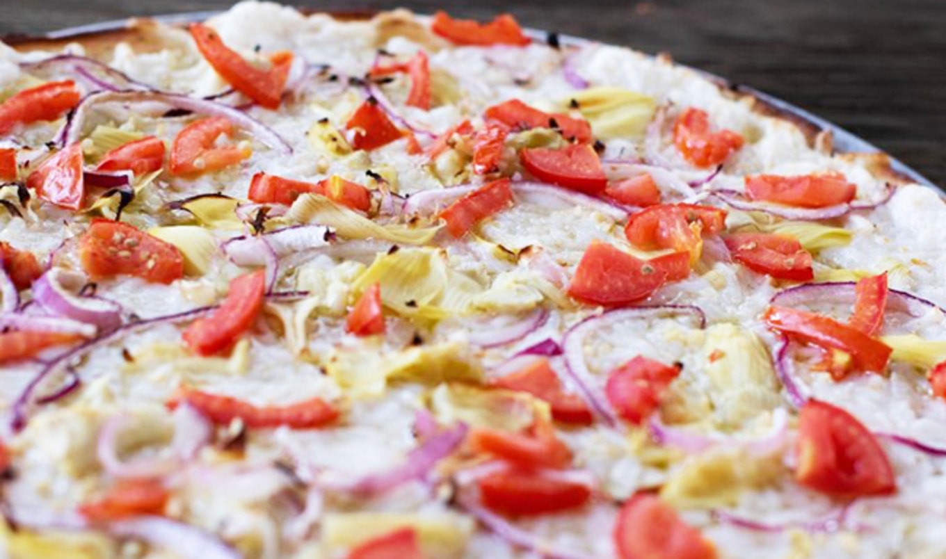 California Pizza Pioneer Debuts Cheesy Vegan Pie