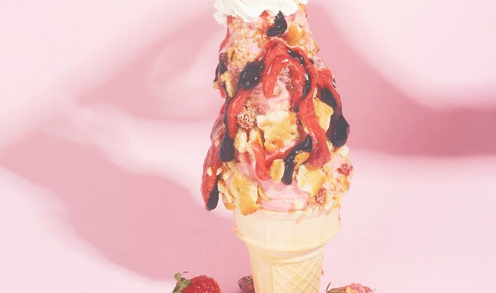 ‘70s Retro Ice Cream Bar Opens in “Vegandale” 