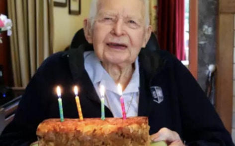 98-Year-Old Vegan Demands Retirement Homes Serve Plant-Based Meals