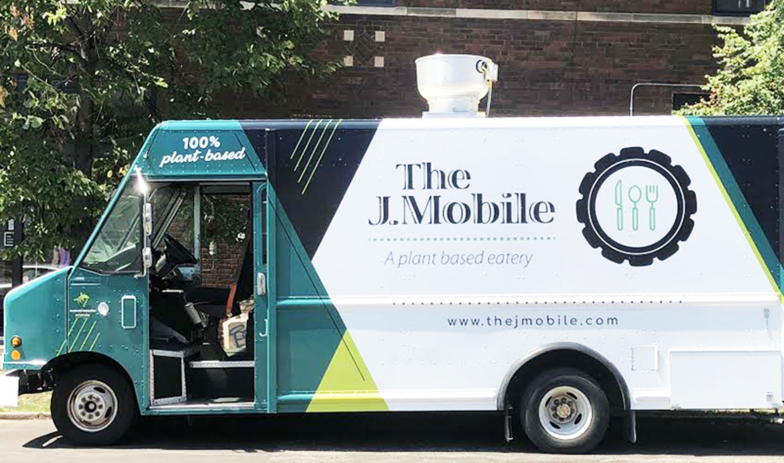 Beloved Eatery J. Selby’s Debuts Vegan Food Truck