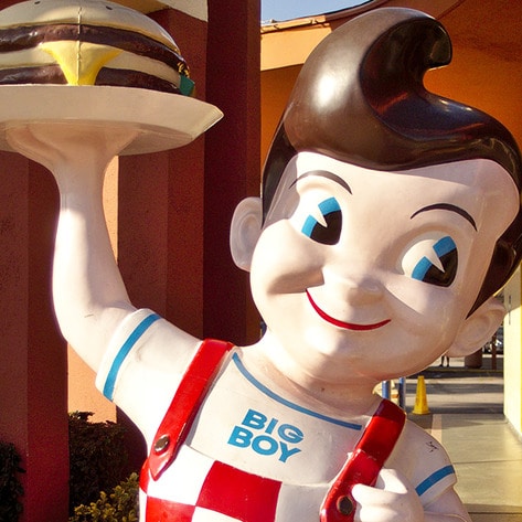 Waitress Convinces Iconic 24-Hour Diner to Add Vegan Burger