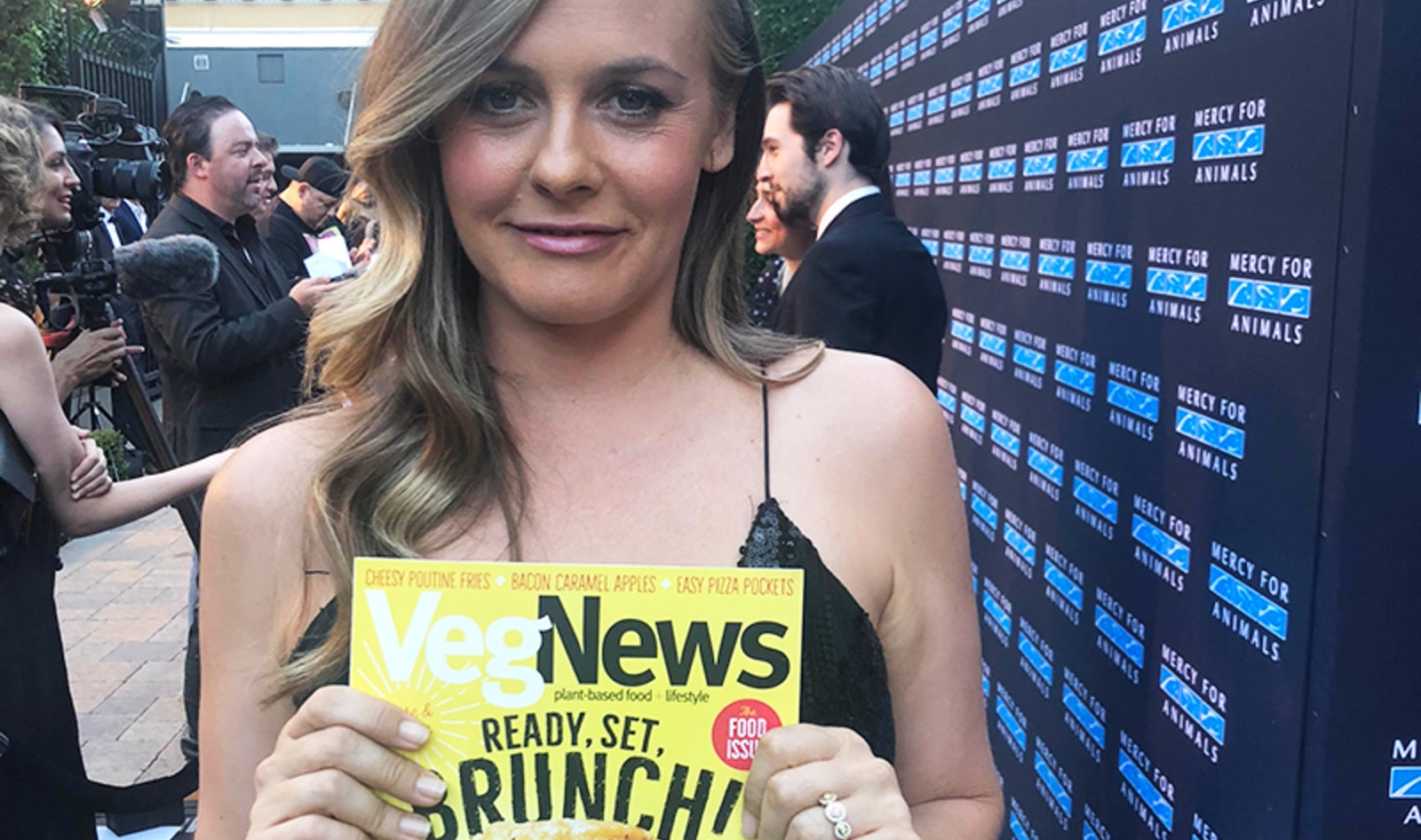 Alicia Silverstone Honored with Animal Hero Award at Celebrity-Packed Vegan Gala