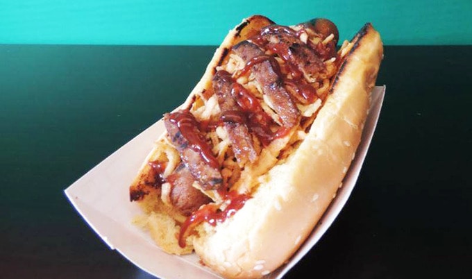VegNews.PhytosVeganEatsHotDog