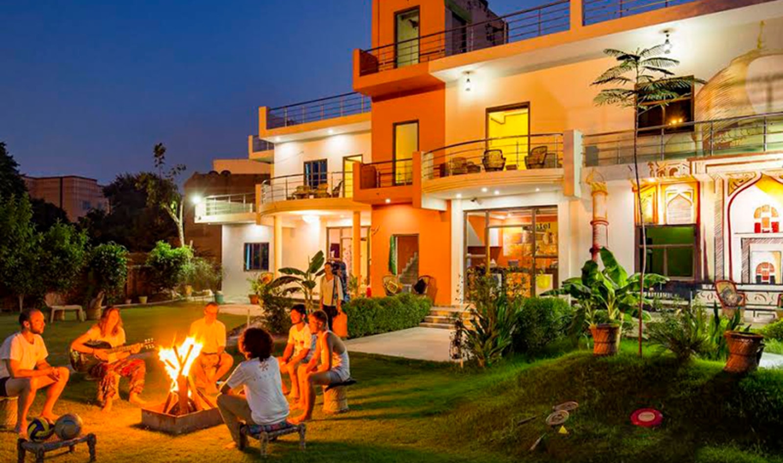 India’s Largest Hostel Chain Launches Vegan Menu in Agra