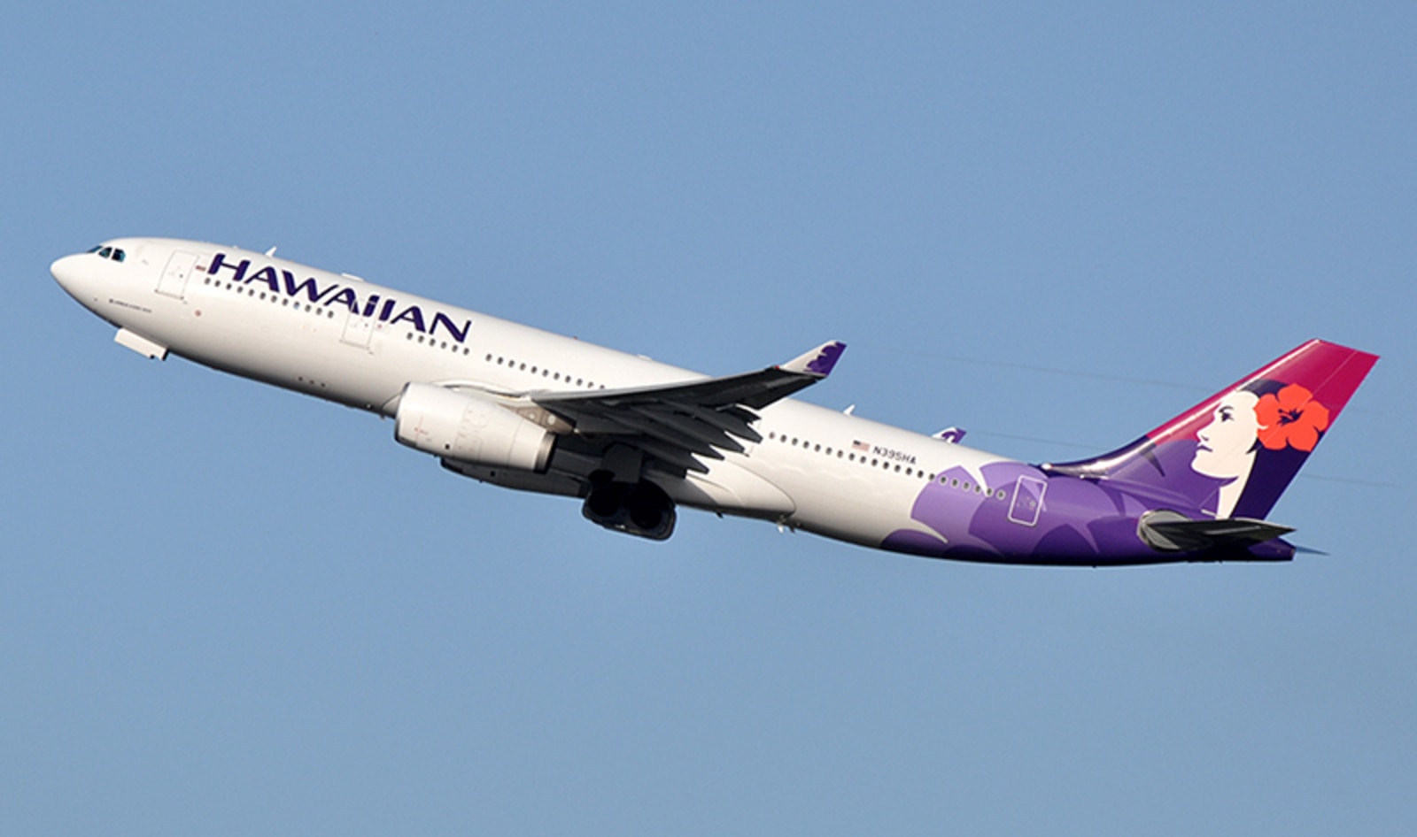 Hawaiian Airlines Adds Vegan Meal Options to International Flights