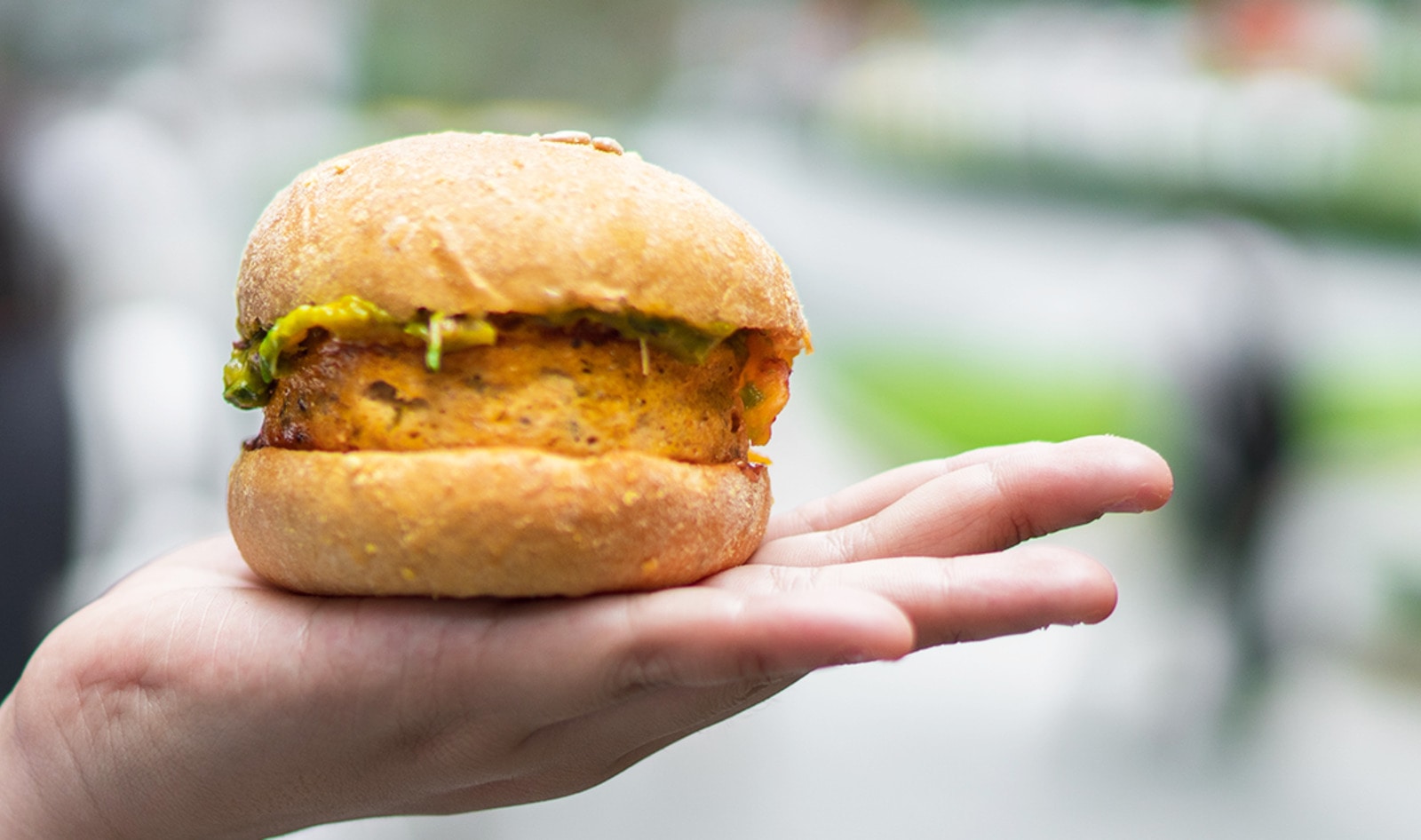 225 Vegan JUST Egg Sandwiches Sold in 25 Minutes in Singapore