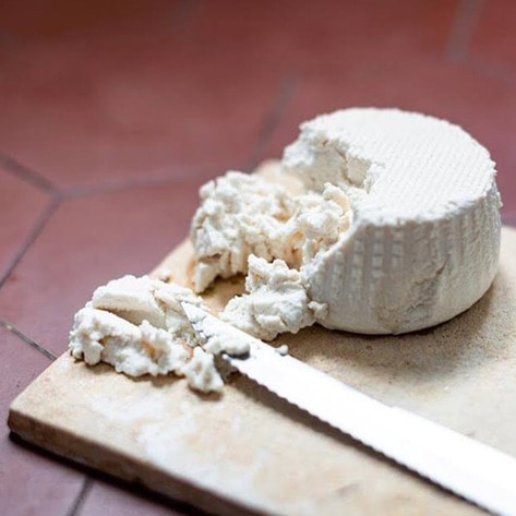 VegNews.NewRootsFreeTheGoatCheese